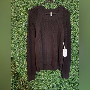 STYLUS Women's Black Crew Neck Sweater